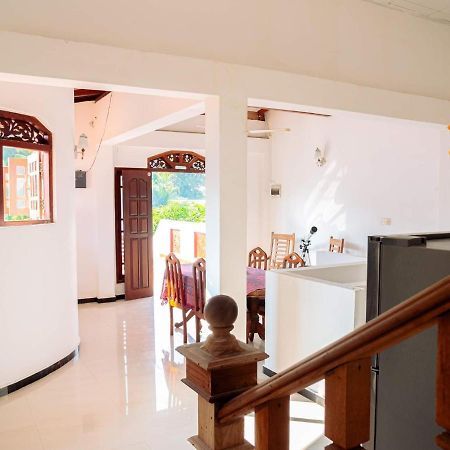 Surfing Guest House マータラ エクステリア 写真