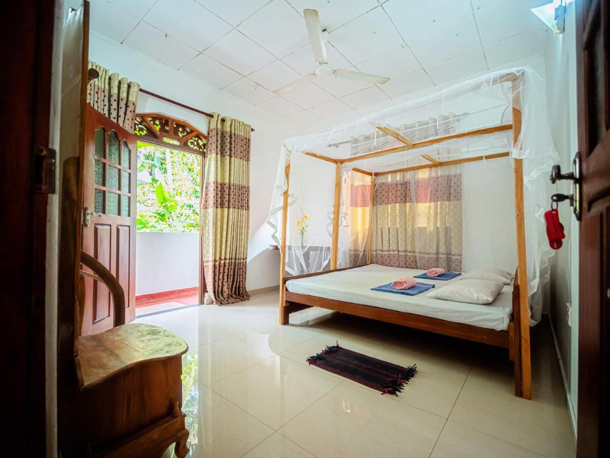 Surfing Guest House マータラ エクステリア 写真