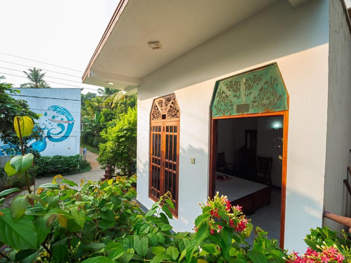 Surfing Guest House マータラ エクステリア 写真